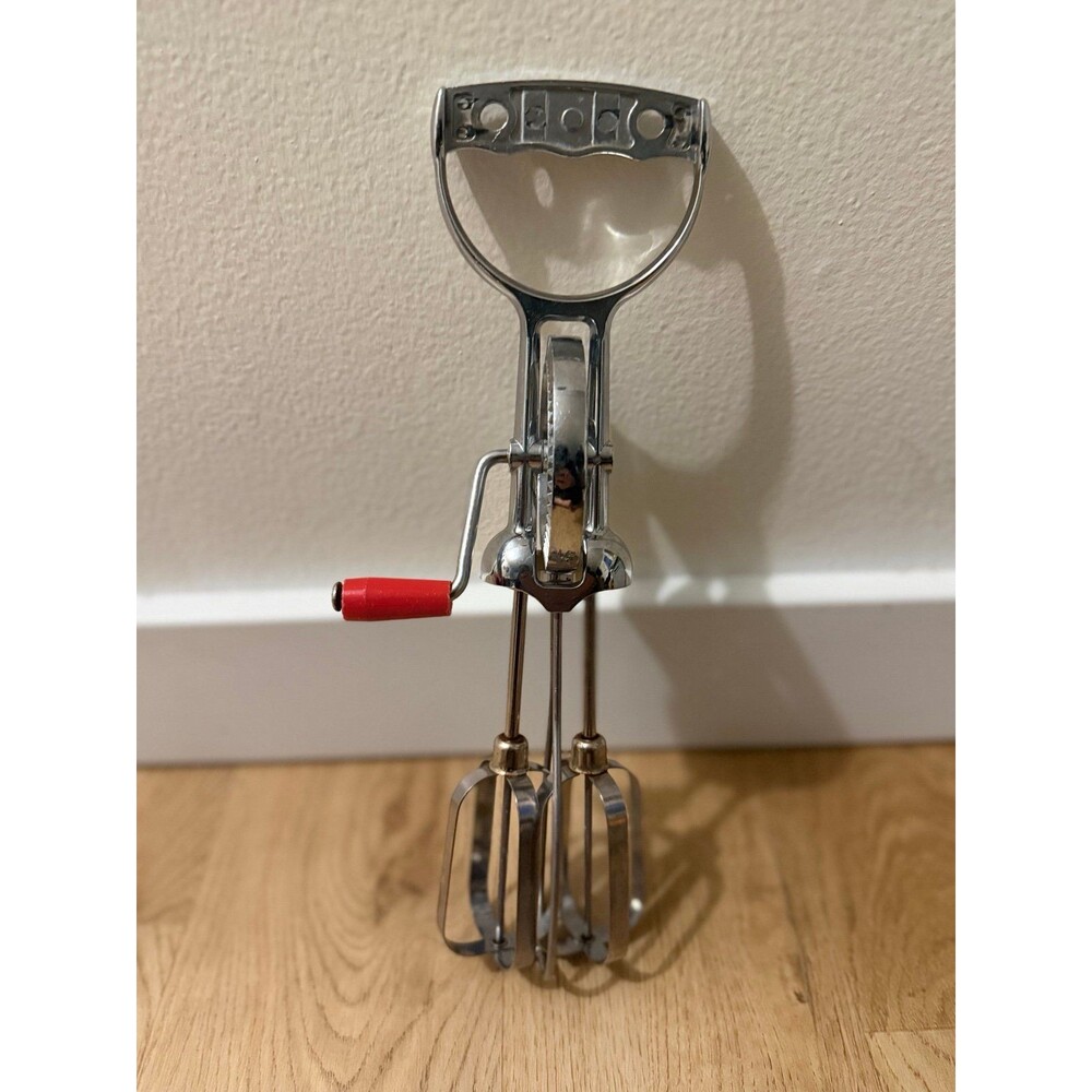 Vintage Antique Hand Crank Egg Beater with Handle